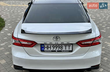 Седан Toyota Camry 2018 в  фото 12 Седан Toyota Camry 2018 в