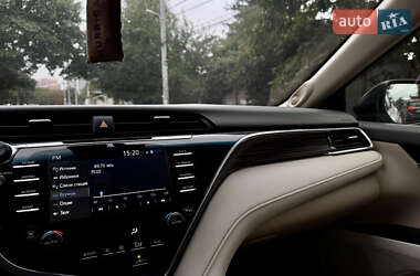 Седан Toyota Camry 2018 в  фото 30 Седан Toyota Camry 2018 в