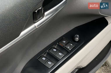 Седан Toyota Camry 2020 в  фото 30 Седан Toyota Camry 2020 в