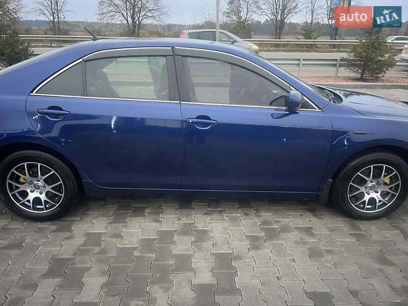 Седан Toyota Camry 2007 в Кагарлыке