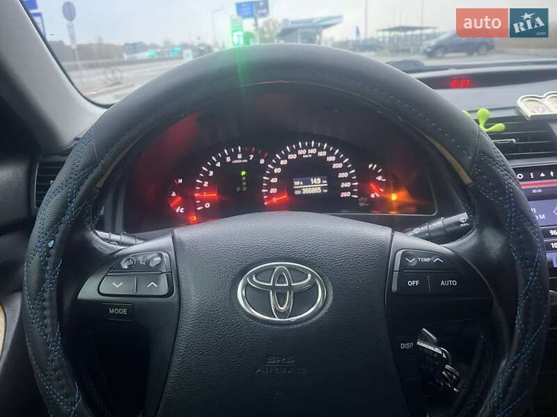 Седан Toyota Camry 2007 в Кагарлыке