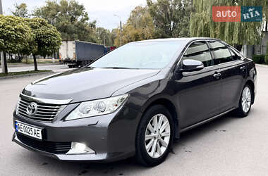 Седан Toyota Camry 2012 в Днепре