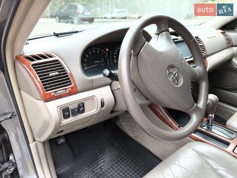 Седан Toyota Camry 2003 в Одессе