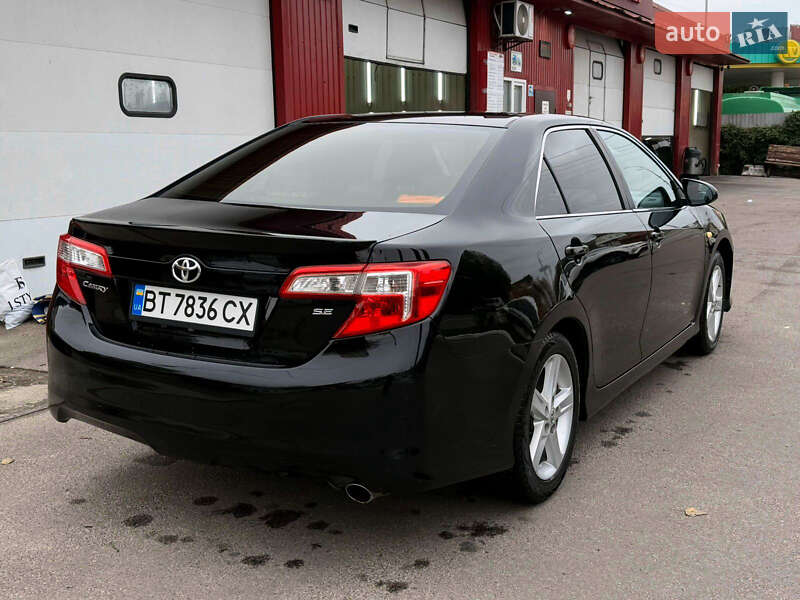 Седан Toyota Camry 2013 в Вишгороді