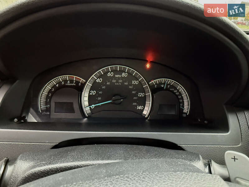 Седан Toyota Camry 2013 в Вишгороді