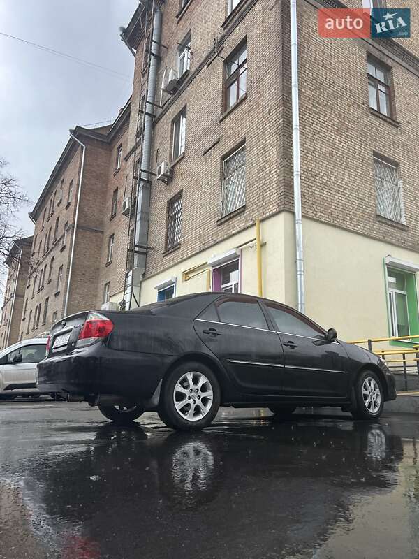 Седан Toyota Camry 2005 в Києві