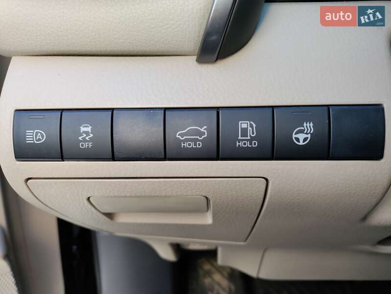 Седан Toyota Camry 2021 в Ровно