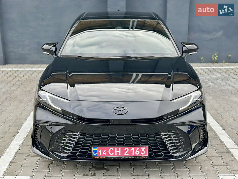 Седан Toyota Camry 2024 в Києві