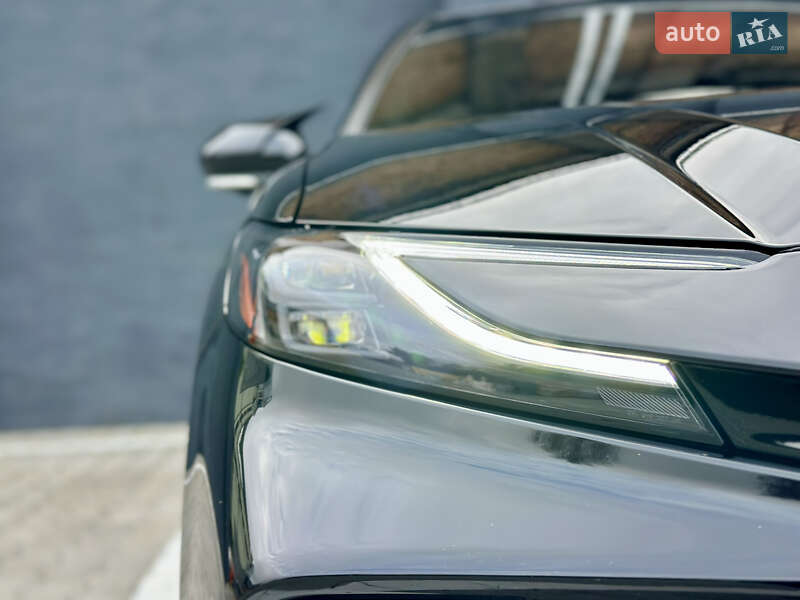 Седан Toyota Camry 2024 в Києві