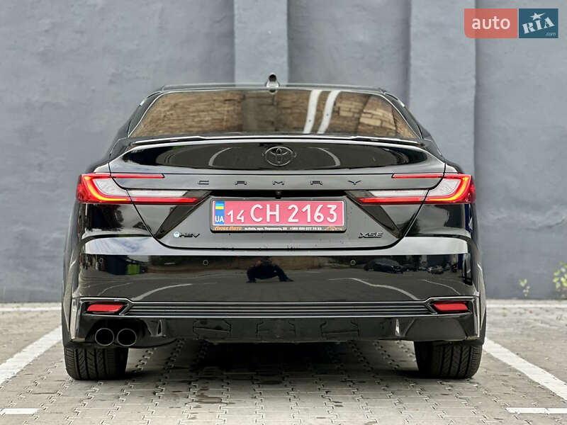 Седан Toyota Camry 2024 в Києві