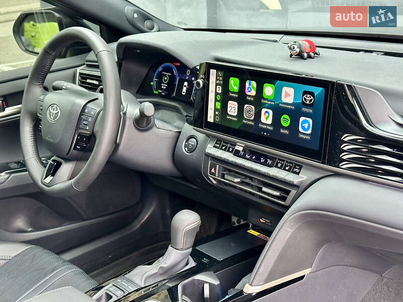 Седан Toyota Camry 2024 в Києві