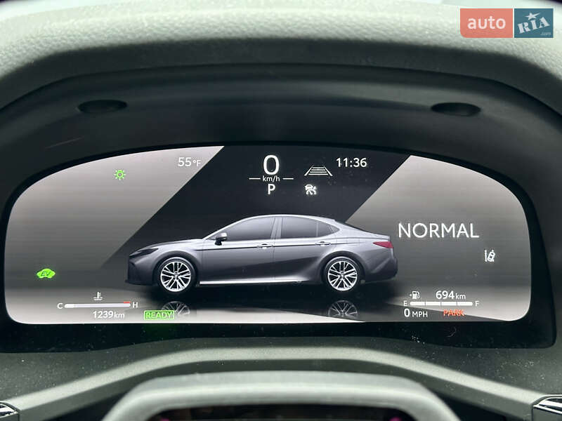 Седан Toyota Camry 2024 в Києві