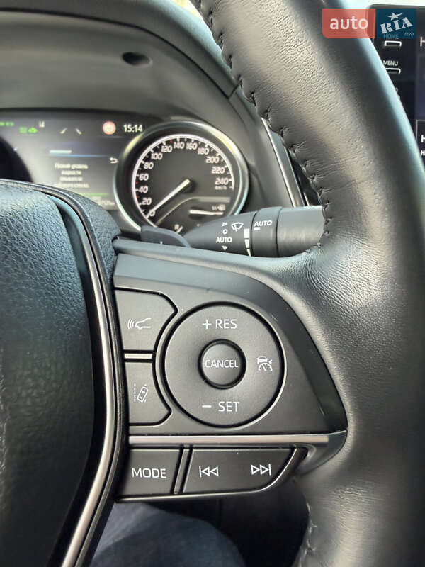 Седан Toyota Camry 2022 в Днепре