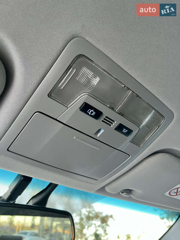 Седан Toyota Camry 2015 в Кропивницком