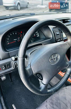 Седан Toyota Camry 2004 в  фото 11 Седан Toyota Camry 2004 в