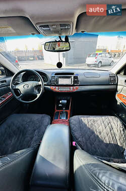 Седан Toyota Camry 2004 в  фото 17 Седан Toyota Camry 2004 в