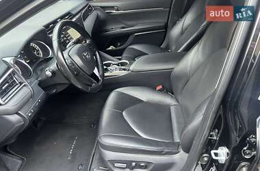 Седан Toyota Camry 2018 в 