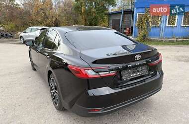 Седан Toyota Camry 2024 в Киеве