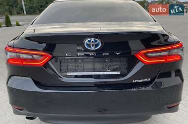 Седан Toyota Camry 2022 в 