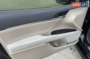 Седан Toyota Camry 2022 в 