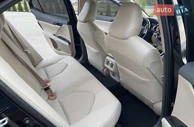 Седан Toyota Camry 2022 в 