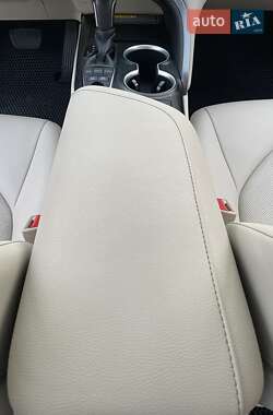 Седан Toyota Camry 2022 в 