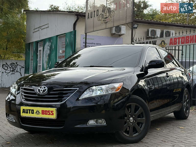 Седан Toyota Camry 2008 в Николаеве