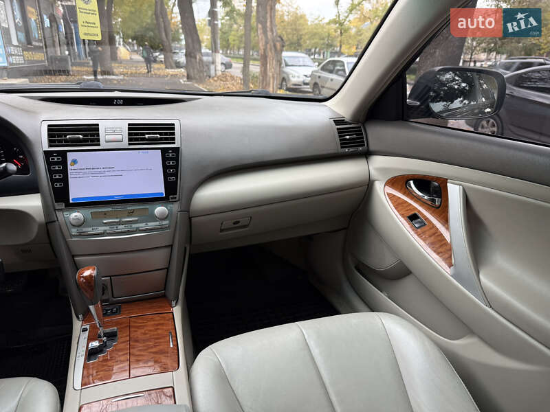 Седан Toyota Camry 2008 в Николаеве