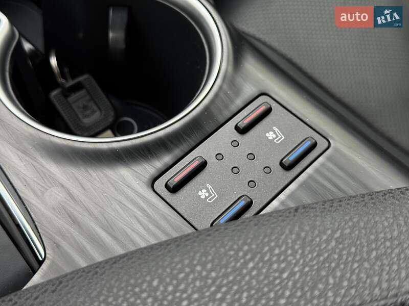 Седан Toyota Camry 2021 в Днепре фото 21 Седан Toyota Camry 2021 в Днепре