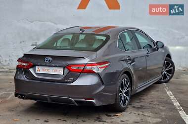 Седан Toyota Camry 2020 в 