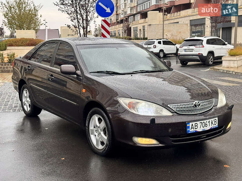 Седан Toyota Camry 2003 в  фото Седан Toyota Camry 2003 в