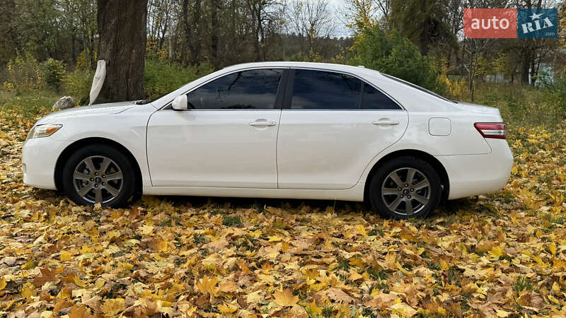 Седан Toyota Camry 2011 в Виннице