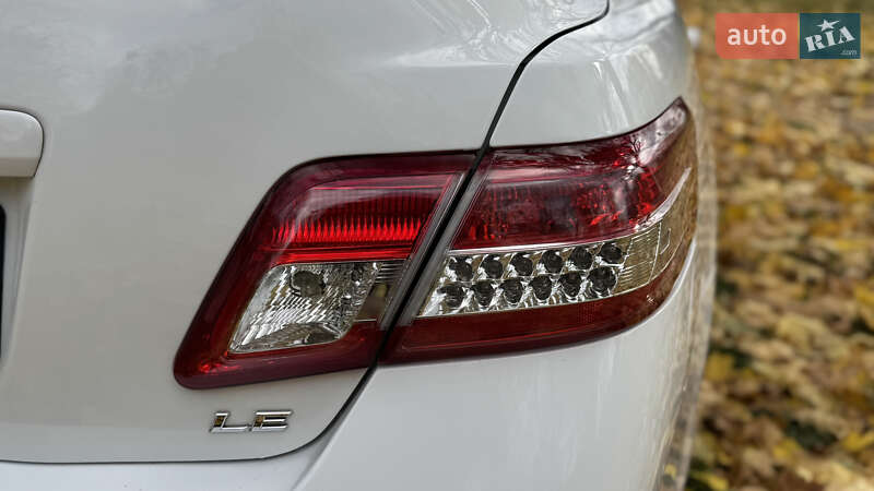 Седан Toyota Camry 2011 в Виннице