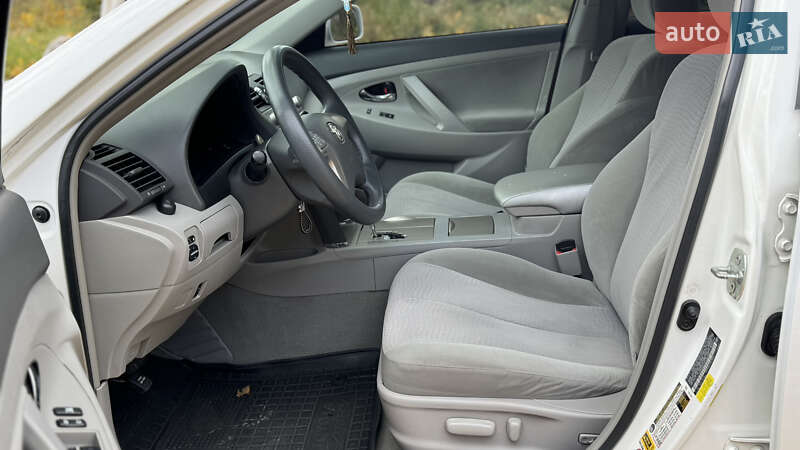 Седан Toyota Camry 2011 в Виннице