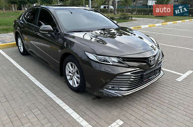 Седан Toyota Camry 2018 в 