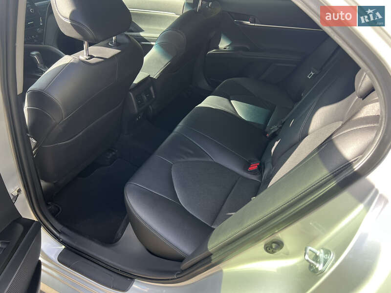 Седан Toyota Camry 2021 в Киеве фото 15 Седан Toyota Camry 2021 в Киеве