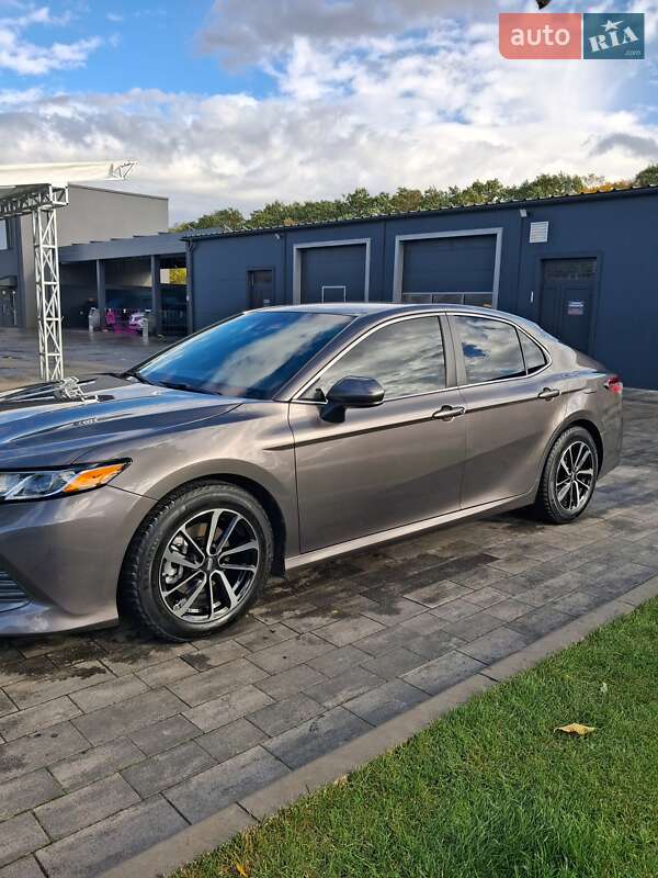 Toyota Camry 2017