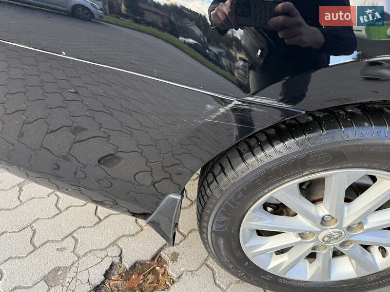 Седан Toyota Camry 2011 в Львове