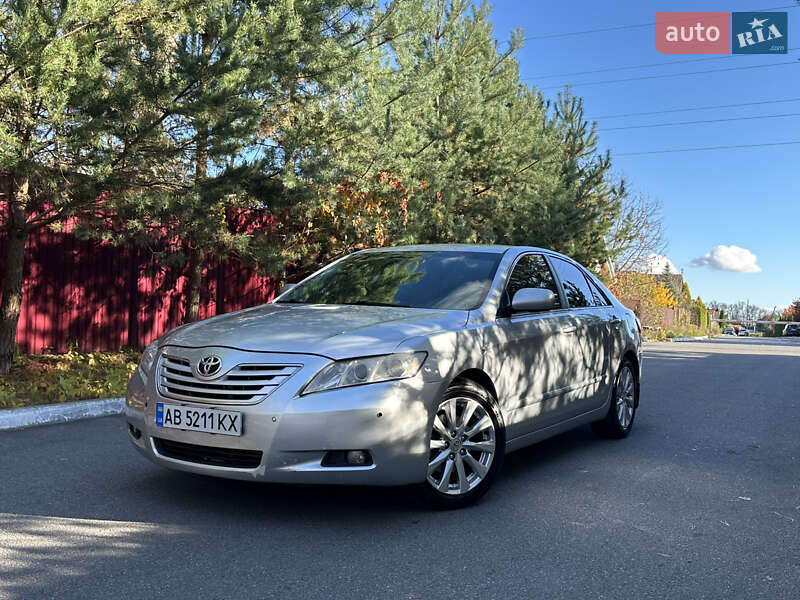 Седан Toyota Camry 2008 в Виннице