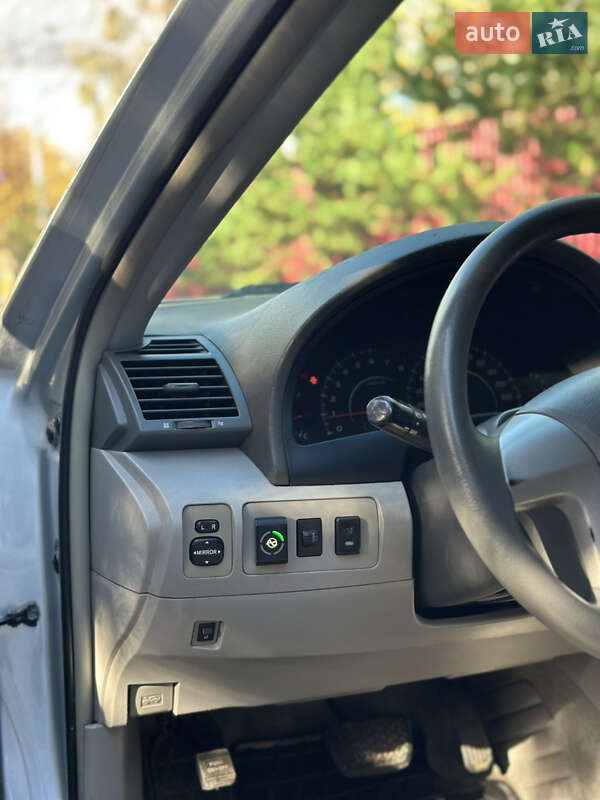 Седан Toyota Camry 2008 в Виннице