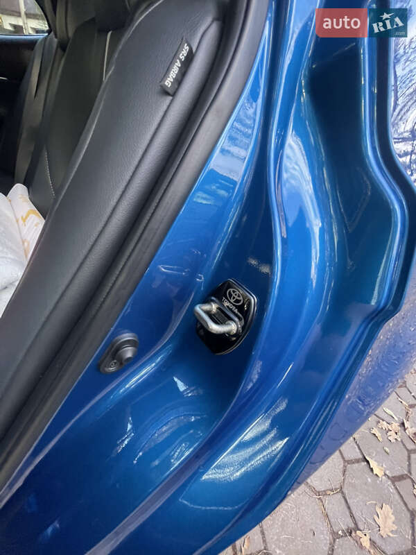 Седан Toyota Camry 2019 в Киеве фото 23 Седан Toyota Camry 2019 в Киеве