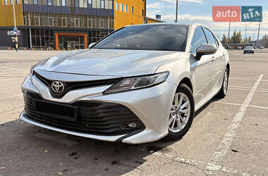 Седан Toyota Camry 2017 в Киеве