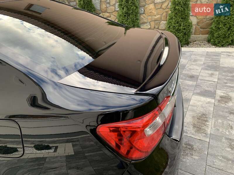 Седан Toyota Camry 2013 в Івано-Франківську