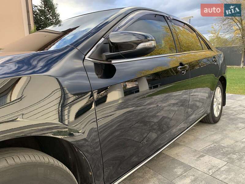 Седан Toyota Camry 2013 в Івано-Франківську