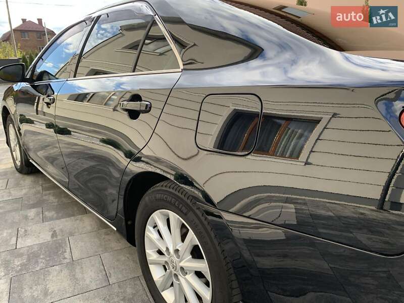 Седан Toyota Camry 2013 в Івано-Франківську