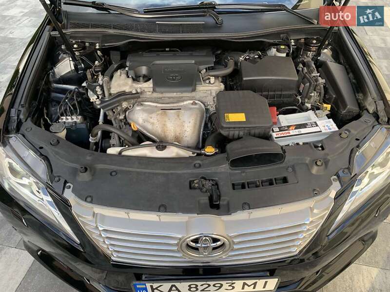 Седан Toyota Camry 2013 в Івано-Франківську