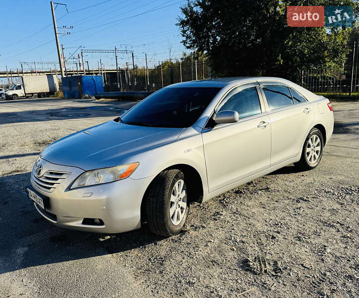 Седан Toyota Camry 2008 в Киеве