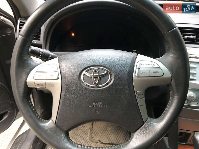 Седан Toyota Camry 2008 в Киеве