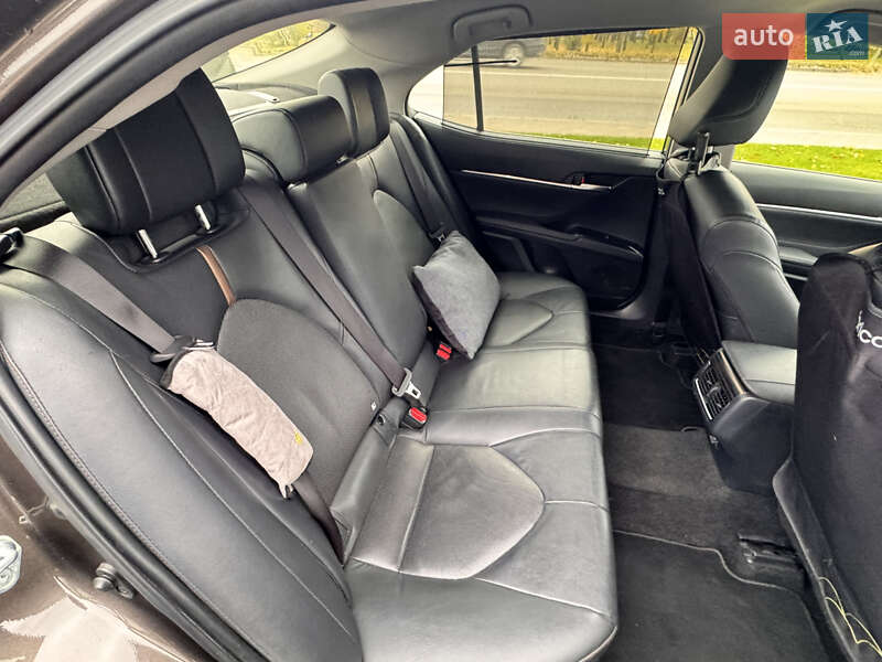 Седан Toyota Camry 2018 в Киеве фото 16 Седан Toyota Camry 2018 в Киеве