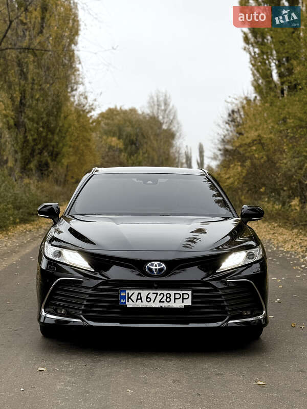 Седан Toyota Camry 2023 в Киеве фото 3 Седан Toyota Camry 2023 в Киеве